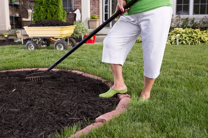 How long does mulch last in Sandy Springs, GA